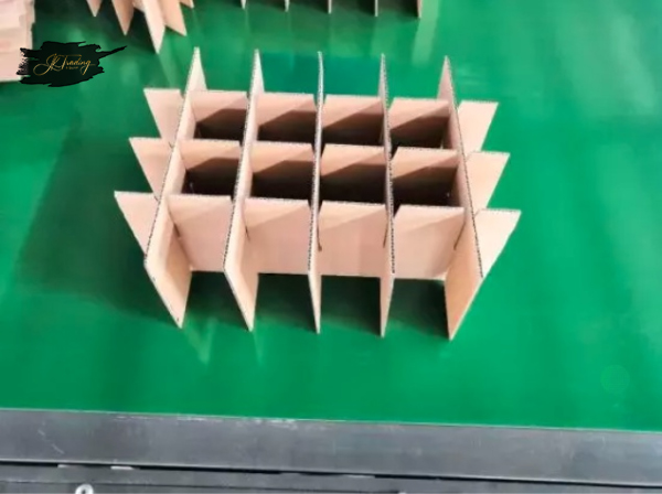 Automatic Box Partition Slotting Assembling Inserting Machine